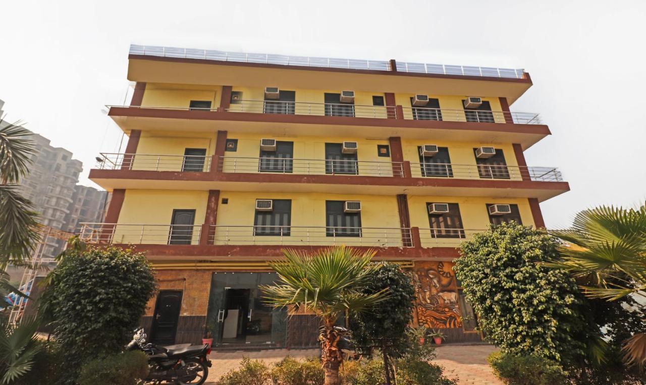 Treebo Trend Radha Palace Mathura Exteriér fotografie
